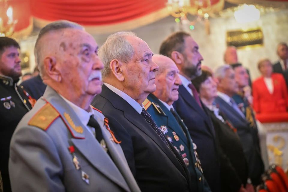 Рустам Минниханов: «День Победы – священный праздник для каждого из нас» Рустам Минниханов: «День Победы – священный праздник для каждого из нас»