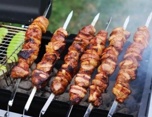 Летний вкус: идеальный шашлык из свиной грудинки