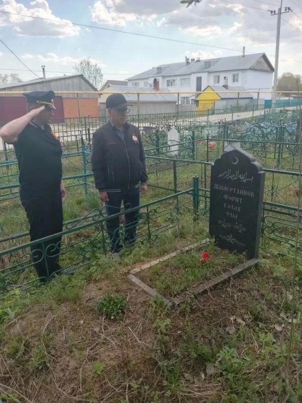 Сотрудники полиции Арска почтили память коллег — участников Великой Отечественной войны