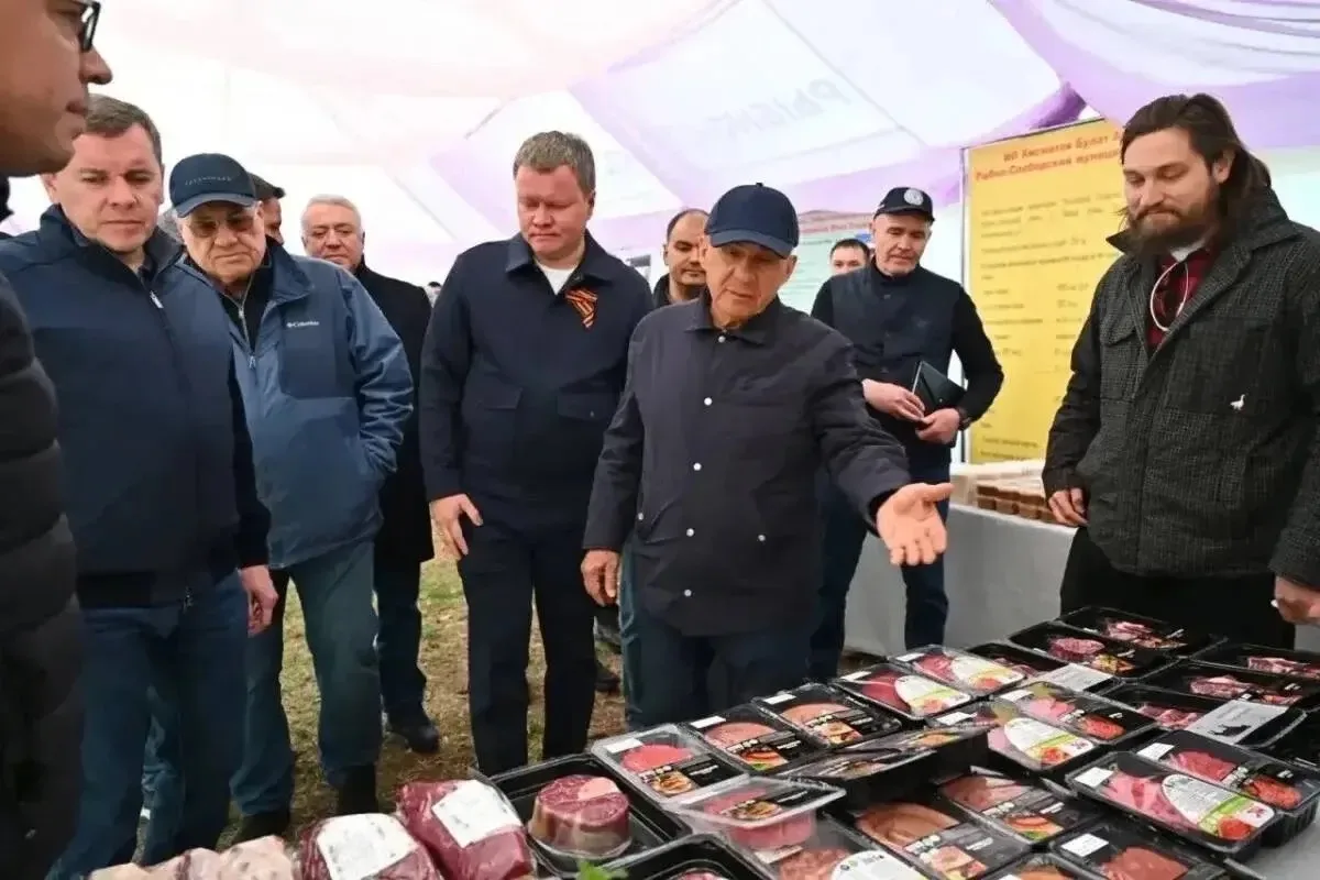 Раис РТ ознакомился с ходом посевной кампании в Рыбно-Слободском районе Раис РТ ознакомился с ходом посевной кампании в Рыбно-Слободском районе