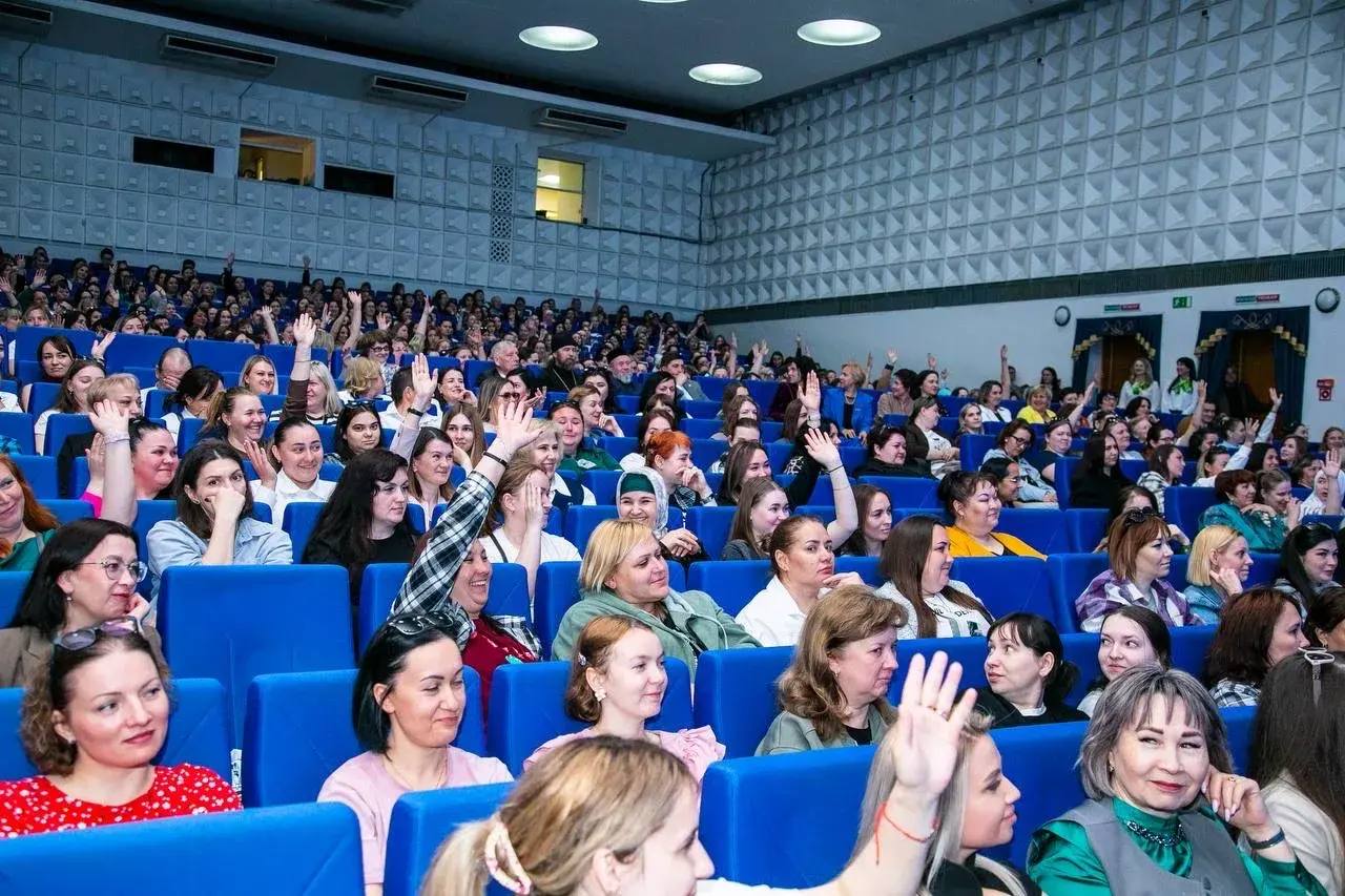 О детях и их будущем!. В Доме народного творчества прошло первое муниципальное «Большое родительское собрание. Диалоги о важном» О детях и их будущем!. В Доме народного творчества прошло первое муниципальное «Большое родительское собрание. Диалоги о важном»
