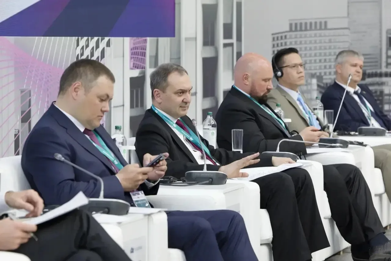 Представители Минстроя России приняли участие в сессиях International Property Market (IPM) Международного экономического форума «Россия — Исламский мир: КазаньФорум2026» Представители Минстроя России приняли участие в сессиях International Property Market (IPM) Международного экономического форума «Россия — Исламский мир: КазаньФорум2026»