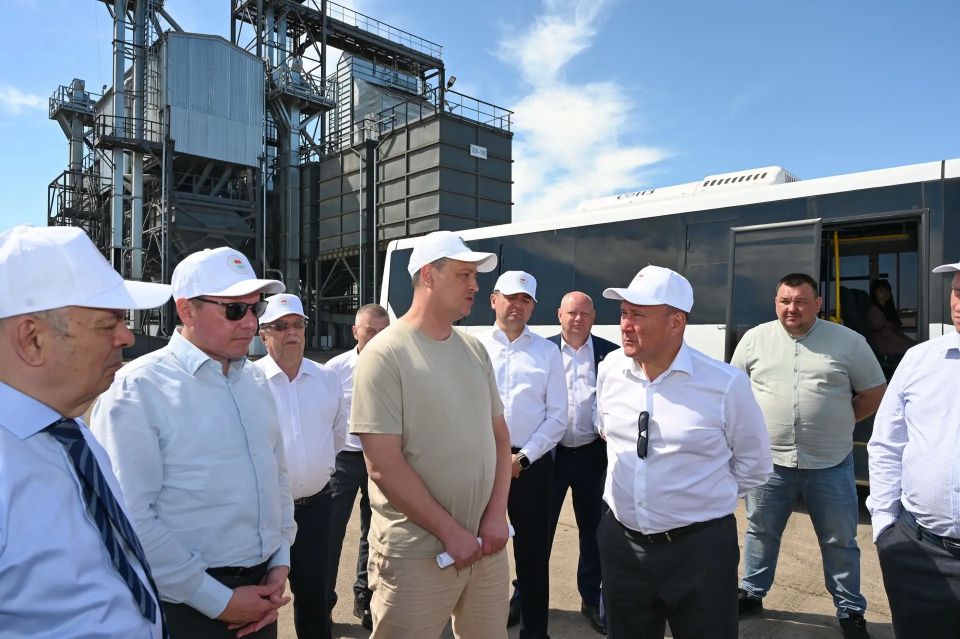 Марат Ахметов в Новошешминске дал старт зональным совещаниям по поддержке деловой активности сельчан Марат Ахметов в Новошешминске дал старт зональным совещаниям по поддержке деловой активности сельчан
