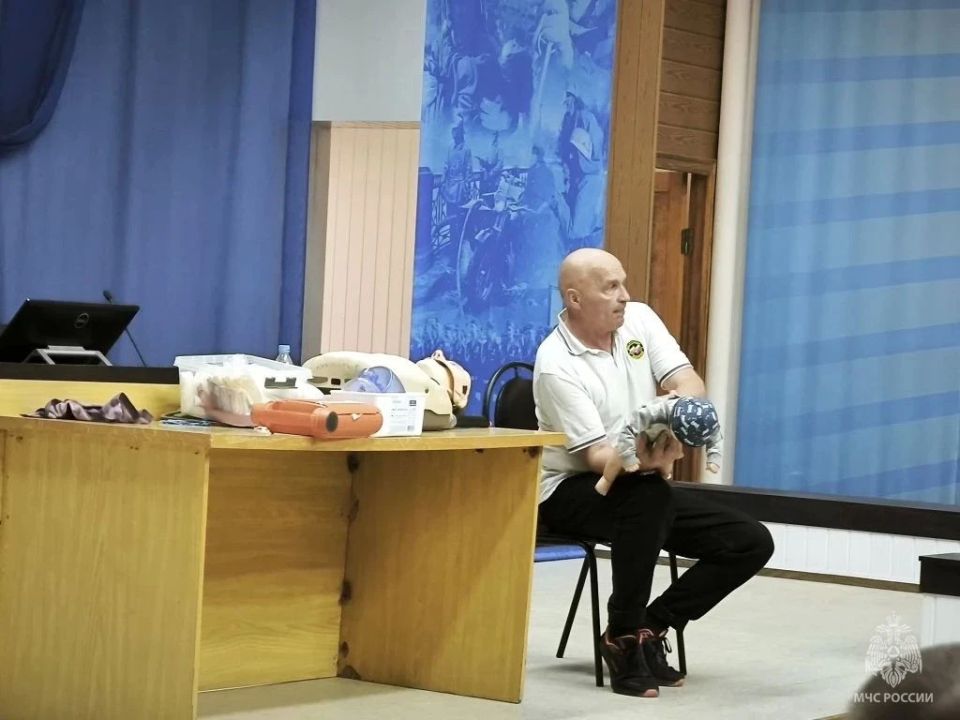 Сотрудники Главного управления МЧС России по Татарстану освоили навыки первой помощи Сотрудники Главного управления МЧС России по Татарстану освоили навыки первой помощи