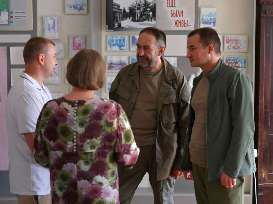 По поручению Рустама Минниханова делегация из Татарстана посетила подшефные Татарстану города в Луганской Народной Республике По поручению Рустама Минниханова делегация из Татарстана посетила подшефные Татарстану города в Луганской Народной Республике