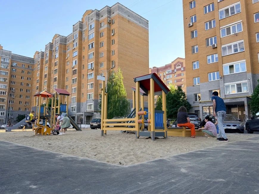 В Казани завершили благоустройство первого в этом году двора по программе «Наш двор»