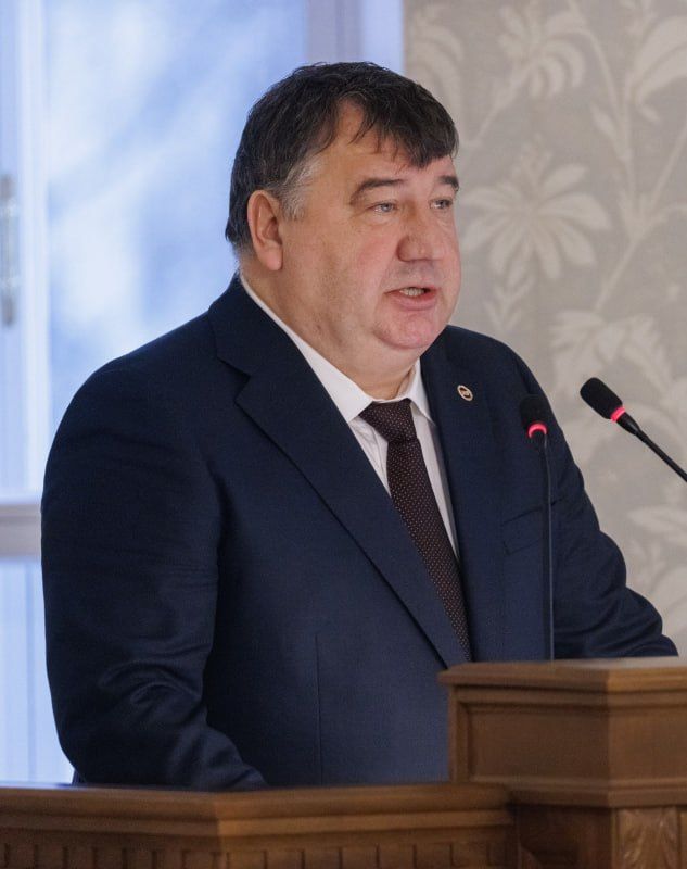 912 тысяч рублей в среднем получал ректор КНИТУ-КХТИ Юрий Казаков в месяц 912 тысяч рублей в среднем получал ректор КНИТУ-КХТИ Юрий Казаков в месяц