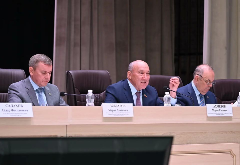 Марат Ахметов: «Вопросами повышения деловой активности на селе должны заниматься все органы власти» Марат Ахметов: «Вопросами повышения деловой активности на селе должны заниматься все органы власти»