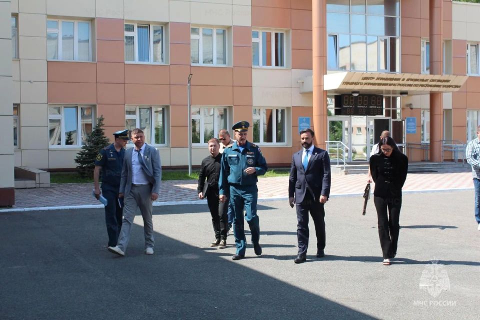 Делегация из Омска изучает опыт Татарстана Делегация из Омска изучает опыт Татарстана