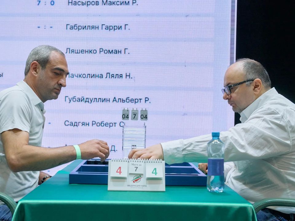 Во Дворце единоборств «Ак Барс» стартовал Кубок Раиса РТ по нардам Во Дворце единоборств «Ак Барс» стартовал Кубок Раиса РТ по нардам
