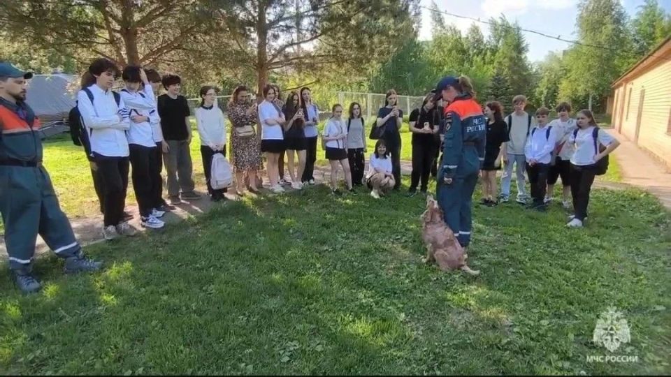 В Казани школьников пустили в закулисье МЧС