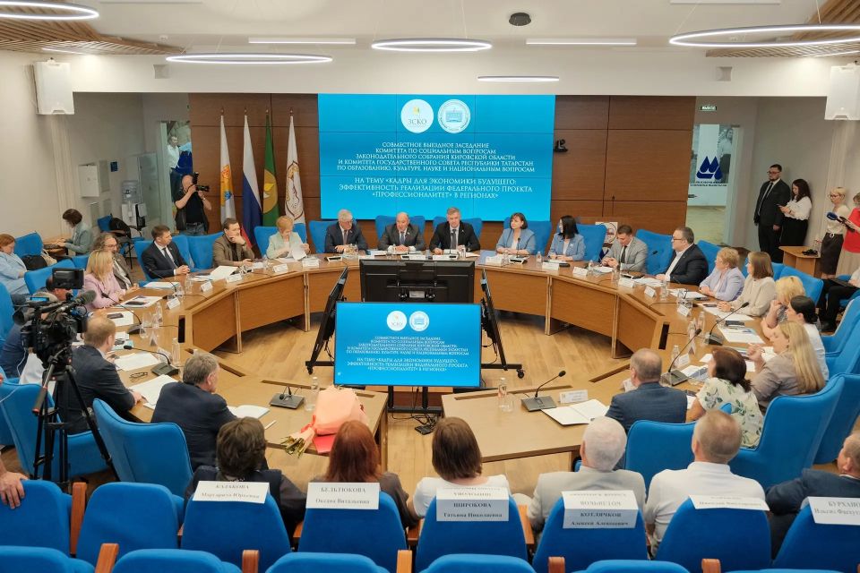 Когда кадры дороже денег: парламентарии Татарстана и Кировской области обсудили вопросы профобразования Когда кадры дороже денег: парламентарии Татарстана и Кировской области обсудили вопросы профобразования