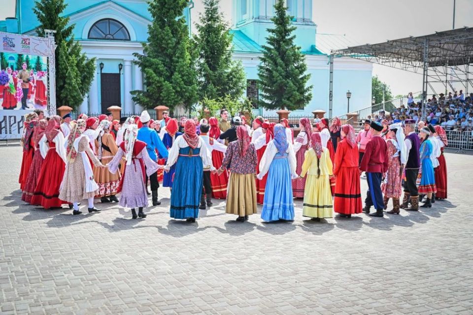 Республиканским праздником русской народной культуры «Каравон» стартовали республиканские праздники традиционной культуры народов, проживающих в Республике Татарстан Республиканским праздником русской народной культуры «Каравон» стартовали республиканские праздники традиционной культуры народов, проживающих в Республике Татарстан