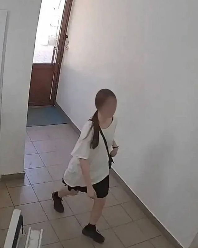 В сквере Лемаева зафиксирован случай вандализма: двое подростков повредили общественный санузел