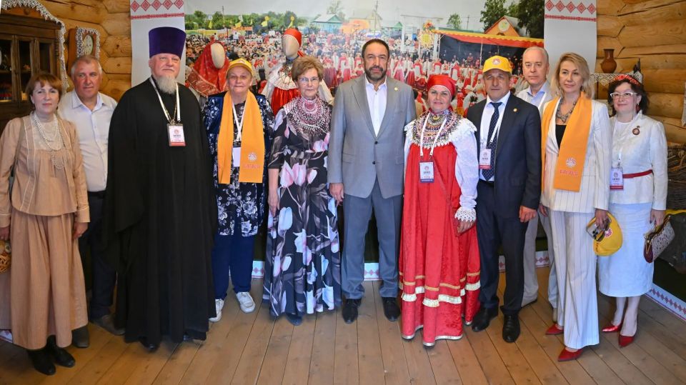 Республиканским праздником русской народной культуры «Каравон» стартовали республиканские праздники традиционной культуры народов, проживающих в Республике Татарстан Республиканским праздником русской народной культуры «Каравон» стартовали республиканские праздники традиционной культуры народов, проживающих в Республике Татарстан