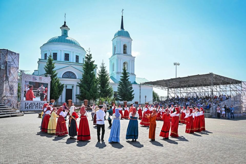 Республиканским праздником русской народной культуры «Каравон» стартовали республиканские праздники традиционной культуры народов, проживающих в Республике Татарстан Республиканским праздником русской народной культуры «Каравон» стартовали республиканские праздники традиционной культуры народов, проживающих в Республике Татарстан