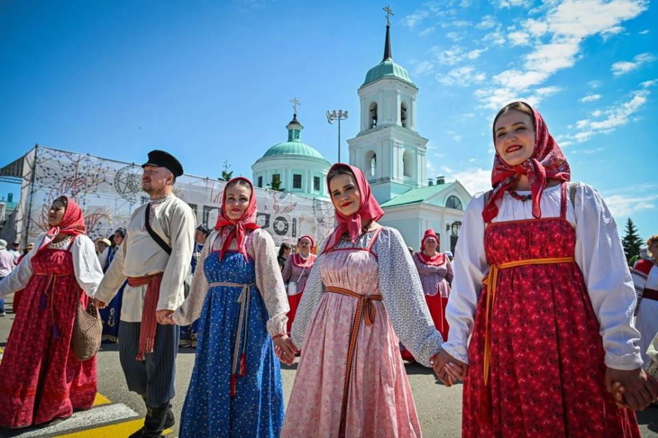 Республиканским праздником русской народной культуры «Каравон» стартовали республиканские праздники традиционной культуры народов, проживающих в Республике Татарстан Республиканским праздником русской народной культуры «Каравон» стартовали республиканские праздники традиционной культуры народов, проживающих в Республике Татарстан