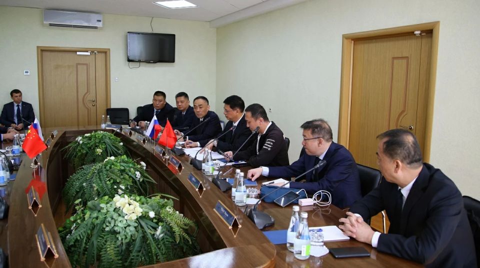 Полицейские Республики Татарстан провели рабочую встречу с представителями МОБ КНР Полицейские Республики Татарстан провели рабочую встречу с представителями МОБ КНР
