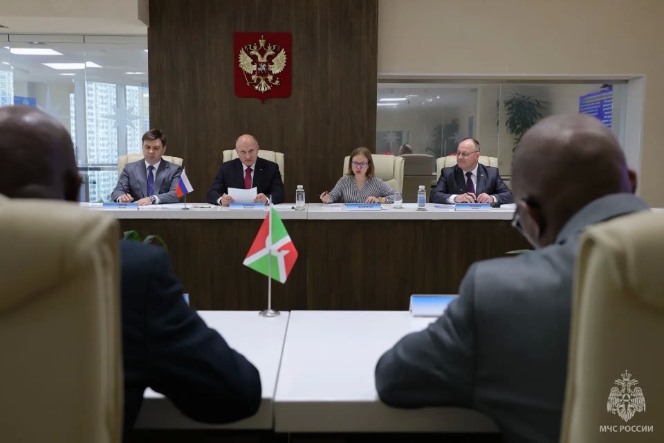 Подписан Меморандум о взаимопонимании в области предупреждения и ликвидации чрезвычайных ситуаций между МЧС России и министерством Бурунди Подписан Меморандум о взаимопонимании в области предупреждения и ликвидации чрезвычайных ситуаций между МЧС России и министерством Бурунди