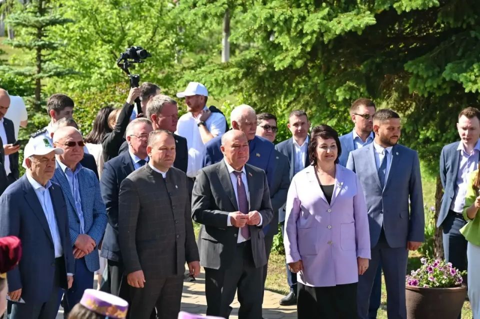 Марат Ахметов посетил Арский педагогический колледж Марат Ахметов посетил Арский педагогический колледж