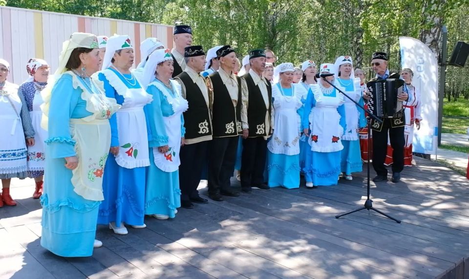 Национальные общества Дома дружбы народов дали концерт в парке «Семья» Национальные общества Дома дружбы народов дали концерт в парке «Семья»