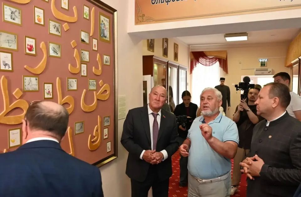Марат Ахметов посетил Арский педагогический колледж Марат Ахметов посетил Арский педагогический колледж