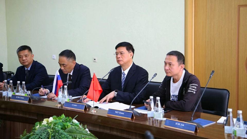 Полицейские Республики Татарстан провели рабочую встречу с представителями МОБ КНР Полицейские Республики Татарстан провели рабочую встречу с представителями МОБ КНР
