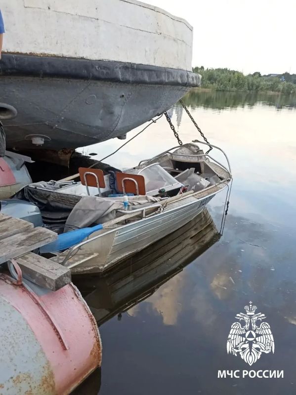 На Каме лодка врезалась в понтон: один человек погиб, один в больнице На Каме лодка врезалась в понтон: один человек погиб, один в больнице