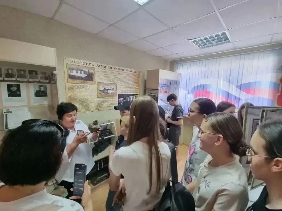 В Татарстане юные Лениногорцы посетили отдел полиции В Татарстане юные Лениногорцы посетили отдел полиции