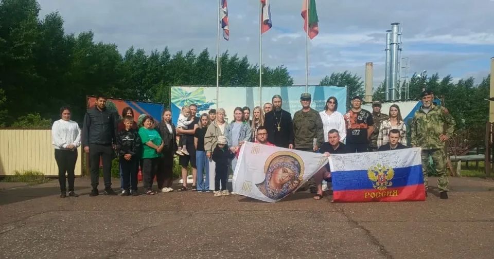 Сегодня из Нижнекамска выехала очередная группа военнослужащих-контрактников — три человека