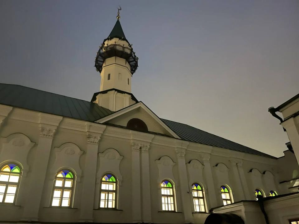 «За просмотр соцсетей и телевизора награда не запишется, а при чтении Корана — за каждую букву», — говорил муфтий Татарстана Камиль Самигуллин во время гает-намаза Курбан-байрама в мечети Аль-Марджани «За просмотр соцсетей и телевизора награда не запишется, а при чтении Корана — за каждую букву», — говорил муфтий Татарстана Камиль Самигуллин во время гает-намаза Курбан-байрама в мечети Аль-Марджани