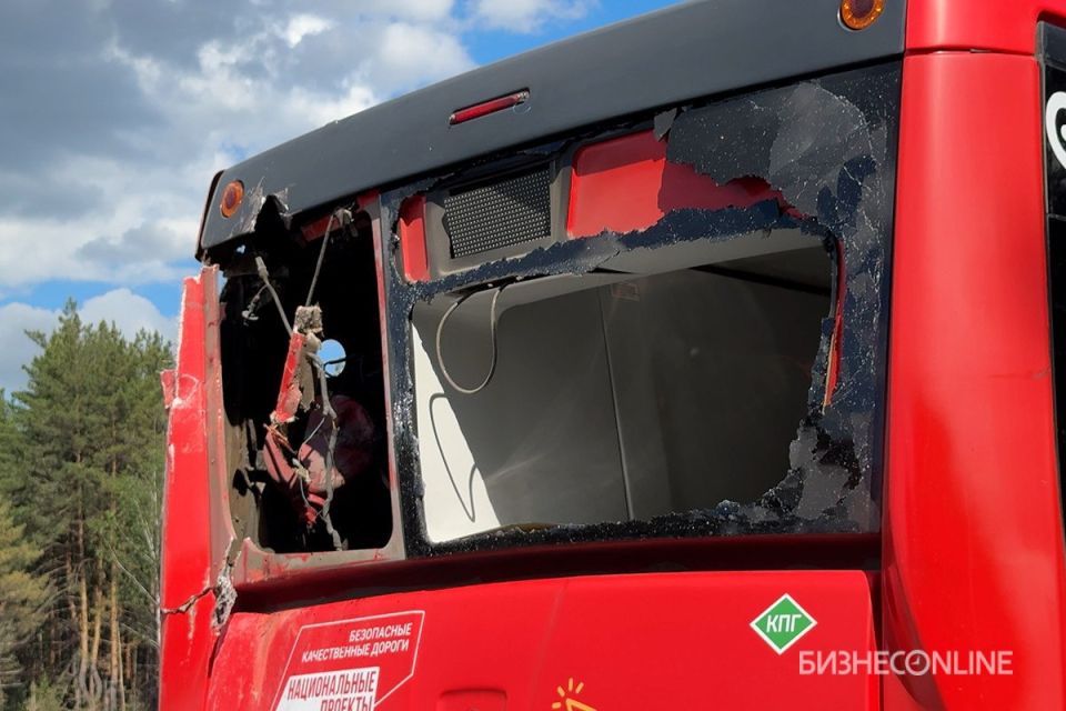 Серьезное ДТП с двумя автобусами на Горьковском шоссе случилось сегодня в обед Серьезное ДТП с двумя автобусами на Горьковском шоссе случилось сегодня в обед