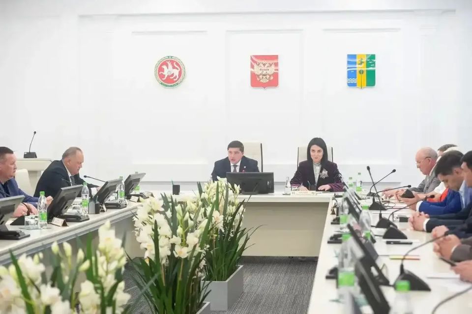 В Нижнекамске на заседании городского Совета обсудили вопрос о присвоении Рафинату Яруллину звания почётного гражданина