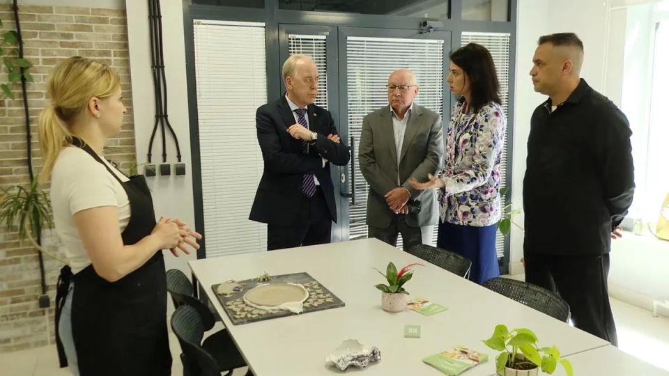 Центр креативных индустрий «База» посетил председатель общесвенной палаты РТ Александр Терентьев