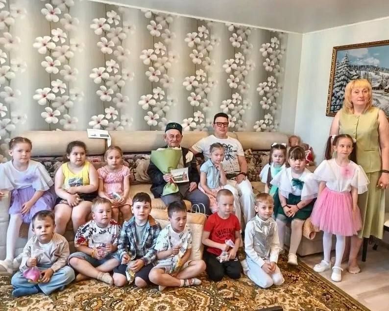С 98летием поздравляем ветерана Великой Отечественной войны и труженика тыла Хасанова Анаса Султановича! С 98летием поздравляем ветерана Великой Отечественной войны и труженика тыла Хасанова Анаса Султановича!