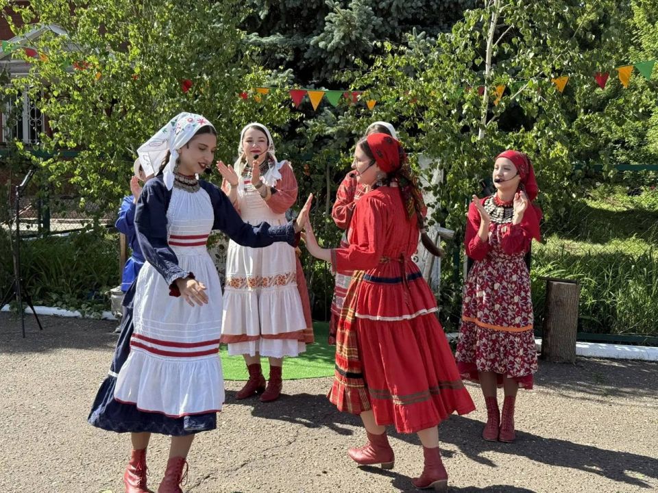 В деревне Нариман прошёл светлый праздник Троицы В деревне Нариман прошёл светлый праздник Троицы