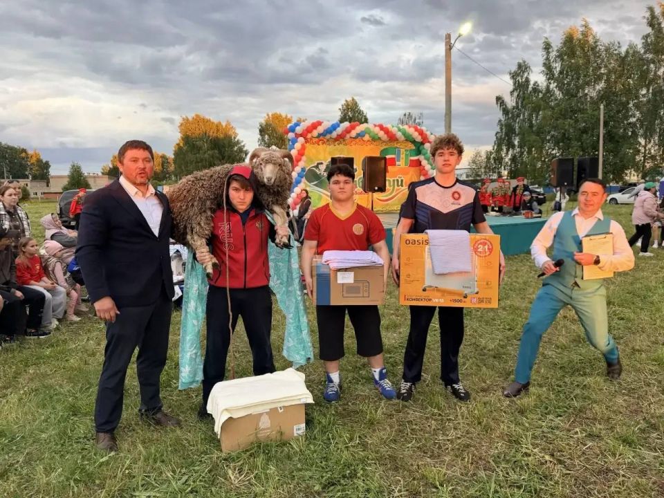 Грли Сабан туйлары!. В сёлах Нижнекамского района прошел яркий и долгожданный Сабантуй Грли Сабан туйлары!. В сёлах Нижнекамского района прошел яркий и долгожданный Сабантуй