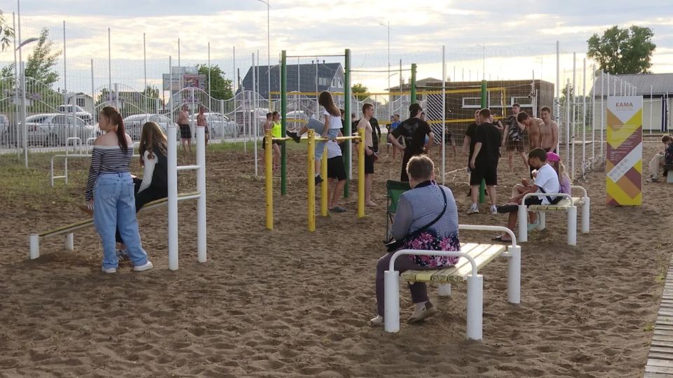 В Нижнекамске 1 июня начал свою работу городской пляж В Нижнекамске 1 июня начал свою работу городской пляж