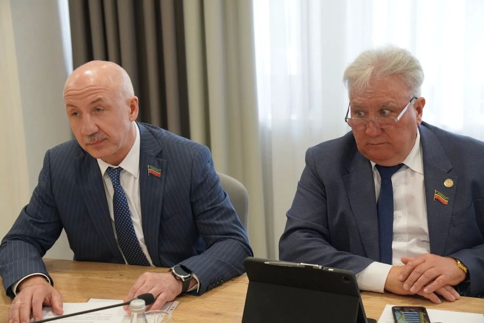 Алексей Созинов: «Опыт Набережных Челнов по привлечению специалистов ценен не только для Татарстана, но и для всей страны» Алексей Созинов: «Опыт Набережных Челнов по привлечению специалистов ценен не только для Татарстана, но и для всей страны»
