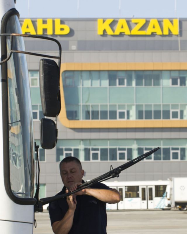 Мэр Казани удивился пазиками, которые ходят до казанского аэропорта Мэр Казани удивился пазиками, которые ходят до казанского аэропорта