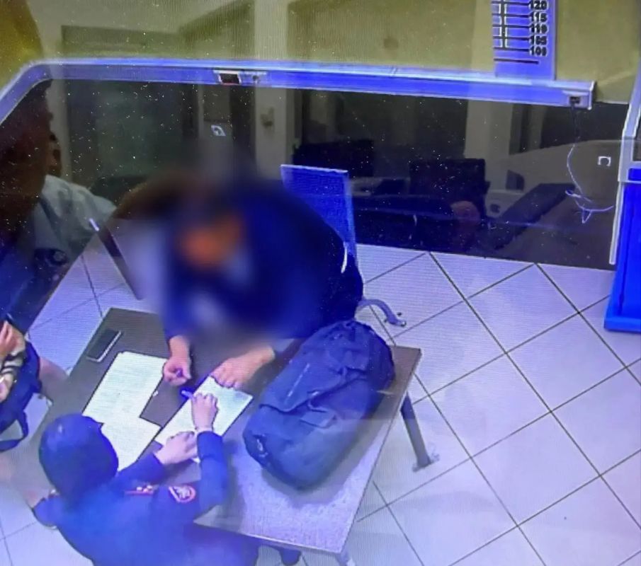 Транспортные полицейские в Сочи привлекли к административной ответственности мужчину, курившего на борту воздушного судна