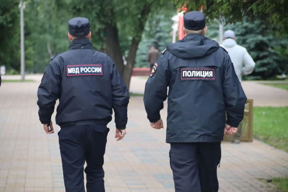 Спокойствие в парке: полиция Набережные Челнов напомнила о правилах поведения в общественных местах Спокойствие в парке: полиция Набережные Челнов напомнила о правилах поведения в общественных местах