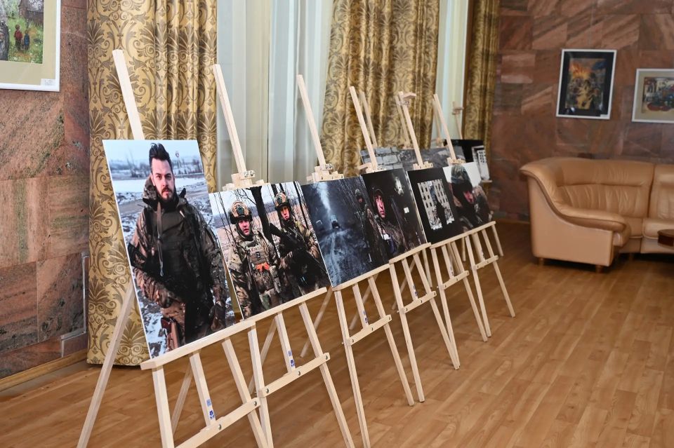 В Государственном Совете открылась выставка фотографий «Тыл и фронт – общая победа» В Государственном Совете открылась выставка фотографий «Тыл и фронт – общая победа»