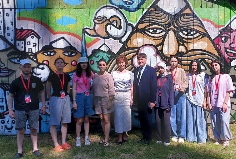 Первый вицеспикер Татьяна Гигель побывала в старейшем в регионе летнем оздоровительном центре «Лебедь» и приняла участие в торжественном открытии сезона