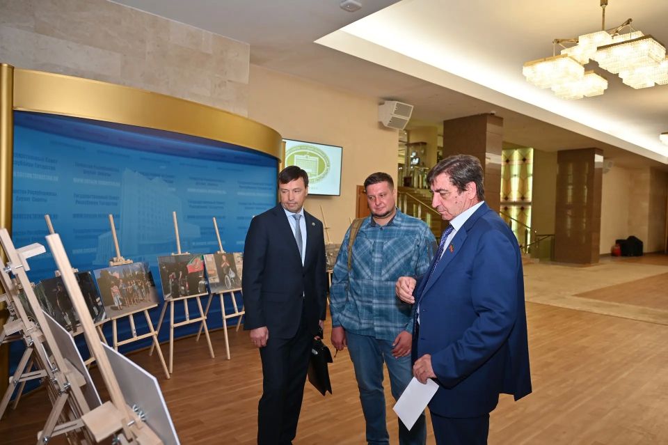 В Государственном Совете открылась выставка фотографий «Тыл и фронт – общая победа» В Государственном Совете открылась выставка фотографий «Тыл и фронт – общая победа»