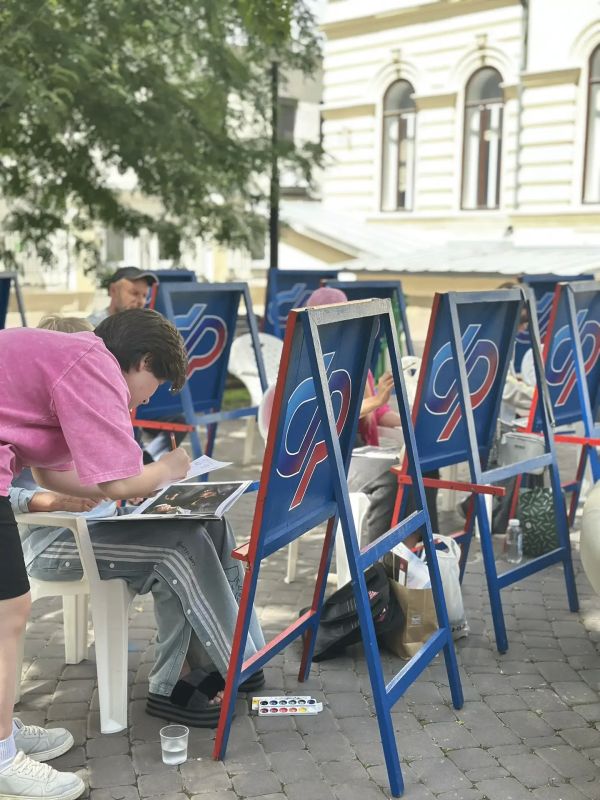 В Казани стартовал летний проект «Рисуй, Казань!» В Казани стартовал летний проект «Рисуй, Казань!»