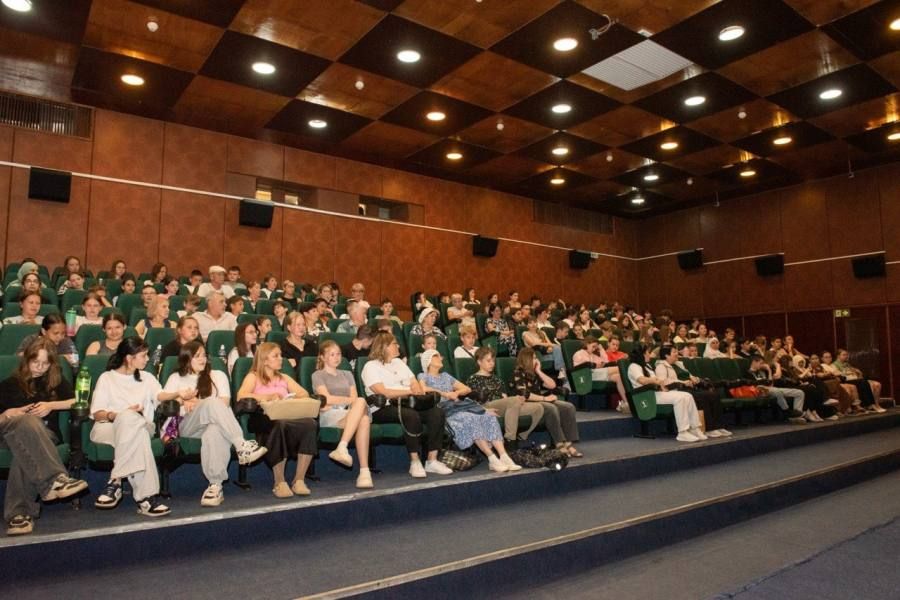 В кинотеатре «Восход» Дома народного творчества состоялся показ художественного фильма «Осколки трёх времён» В кинотеатре «Восход» Дома народного творчества состоялся показ художественного фильма «Осколки трёх времён»