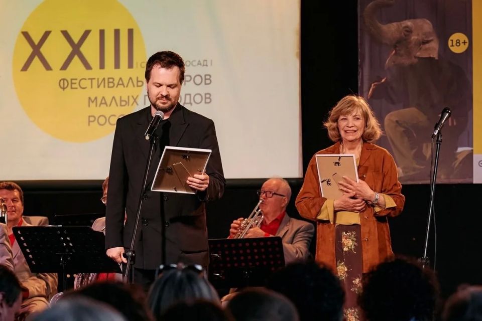 Русский драматический театр «Мастеровые» из Набережных Челнов стал победителем XXIII Фестиваля театров малых городов России Русский драматический театр «Мастеровые» из Набережных Челнов стал победителем XXIII Фестиваля театров малых городов России