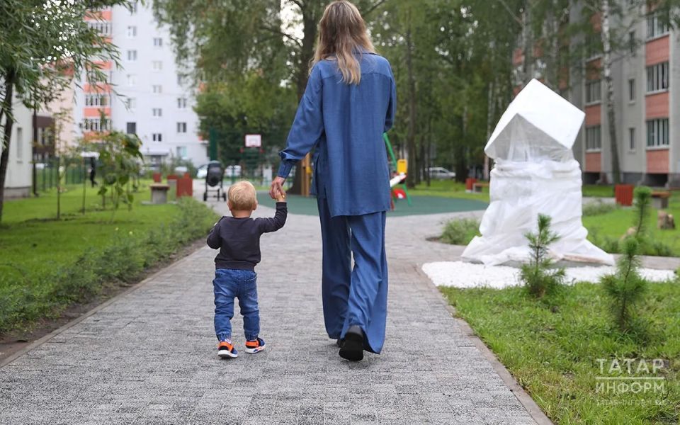 В Татарстане приставы взыскали более 1,9 млрд рублей алиментов с начала 2026 года