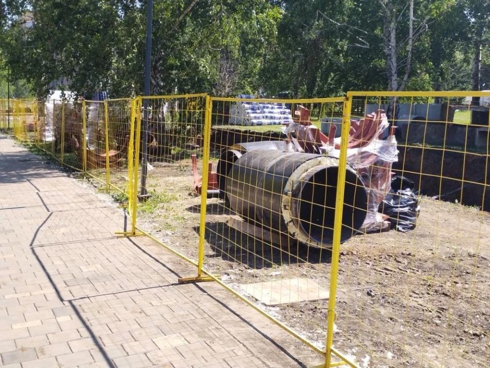 В городе продолжается масштабная замена сетей отопления и горячего водоснабжения В городе продолжается масштабная замена сетей отопления и горячего водоснабжения